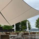 Aufrollbarer Sonnenschutz für die Gastronomie