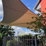 Sonnensegel Beige über Balkon